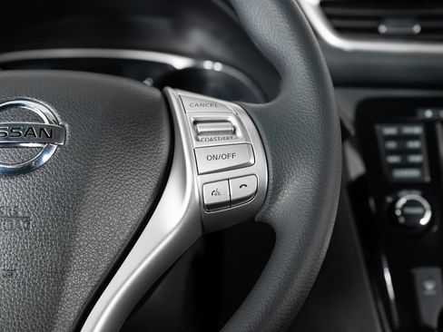 Used 2015 Nissan Rogue SV w/ SV Premium Package image 33