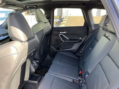 Used 2025 BMW X1 xDrive28i w/ Technology Package image 23