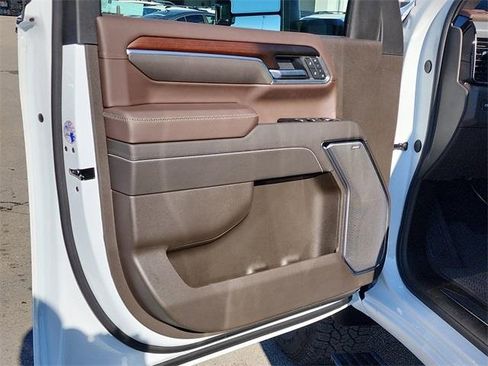 New 2026 GMC Sierra 2500 Denali w/ Denali Reserve Package image 15