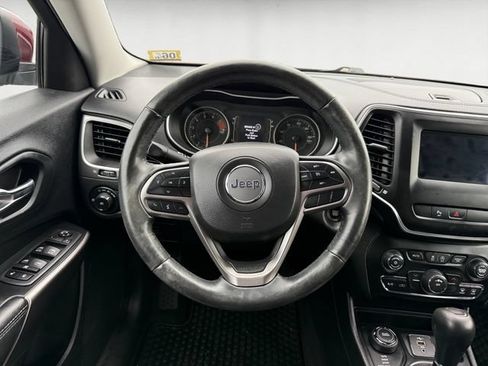 Used 2019 Jeep Cherokee Latitude Plus w/ Cold Weather Group AWD/4WD image 12