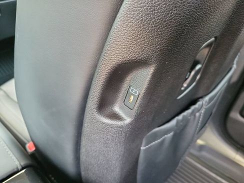 Used 2025 Kia Telluride LX FWD image 19
