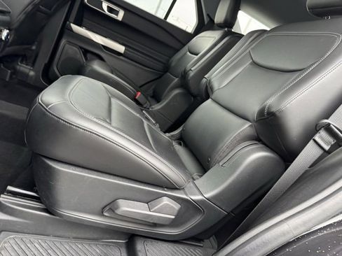 Certified 2023 Ford Explorer XLT w/ Equipment Group 202A image 10