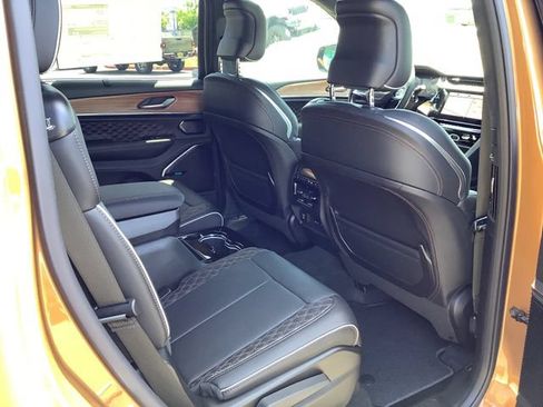 New 2026 Jeep Grand Cherokee L Summit AWD/4WD image 39