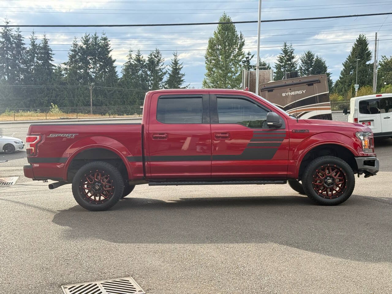 Used 2018 Ford F150 XLT w/ Equipment Group 302A Luxury AWD/4WD image 5