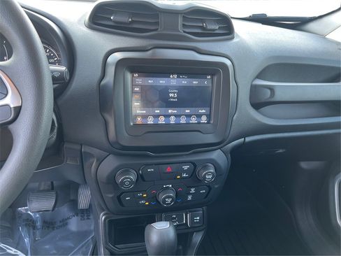 Used 2021 Jeep Renegade Sport image 14