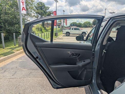 Used 2024 Nissan Sentra SV FWD image 24