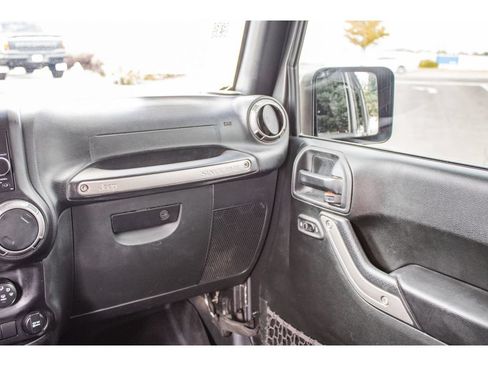 Used 2018 Jeep Wrangler Unlimited Sport S AWD/4WD image 42