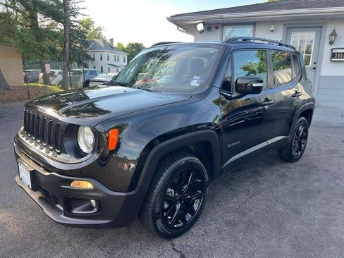 Used 2017 Jeep Renegade Altitude AWD/4WD image 3