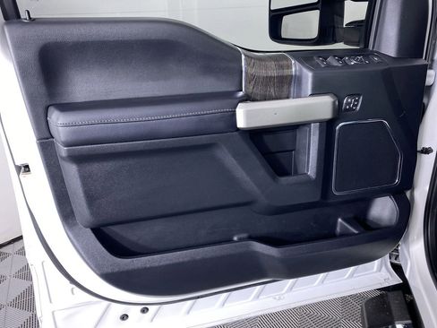 Used 2020 Ford F250 Lariat w/ Lariat Ultimate Package image 13