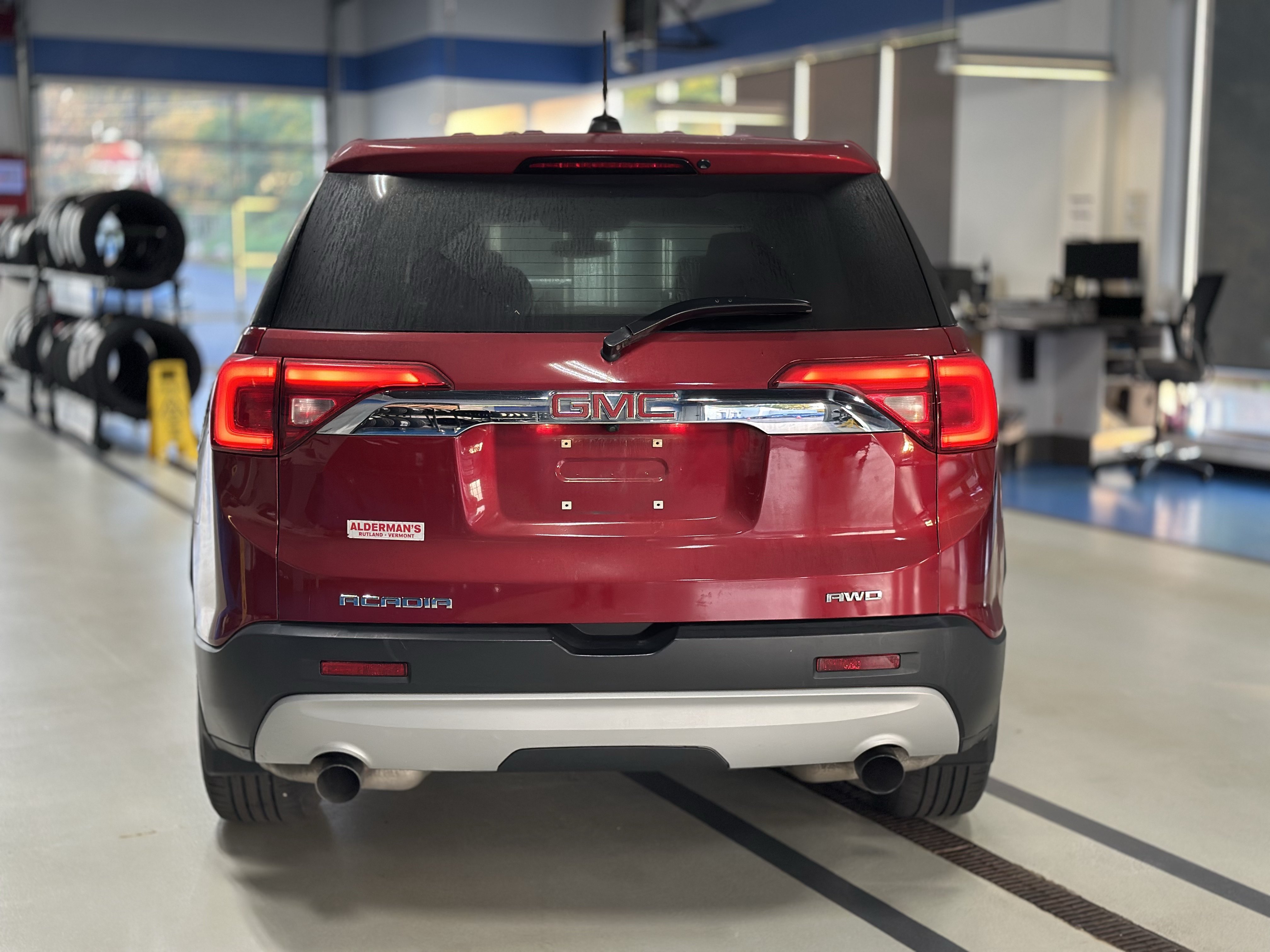 Used 2019 GMC Acadia SLE AWD/4WD image 6