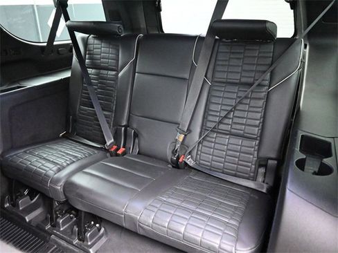 Used 2021 Cadillac Escalade ESV Premium Luxury Platinum image 19