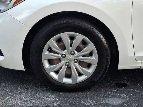 Used 2018 Hyundai Accent SE FWD image 8