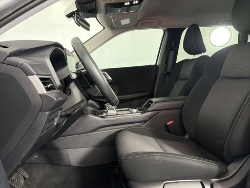 Used 2025 Mitsubishi Outlander ES FWD image 6