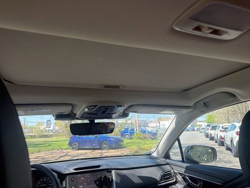 Used 2025 Subaru Outback Limited image 16