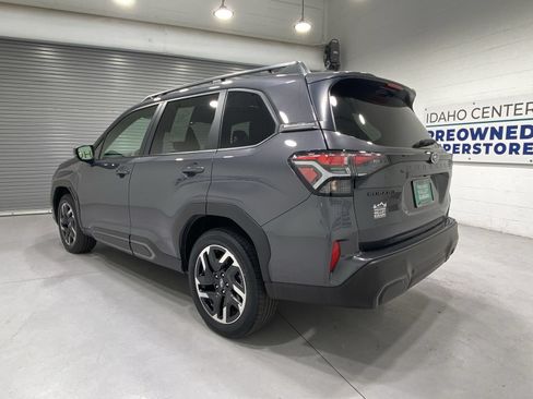 Used 2025 Subaru Forester Limited AWD/4WD image 6
