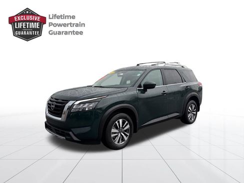 Used 2025 Nissan Pathfinder SL AWD/4WD image 1