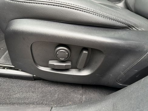 Used 2025 Land Rover Range Rover Velar Dynamic SE image 15