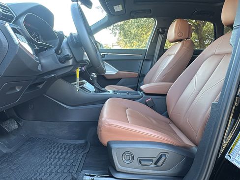 Certified 2025 Audi Q3 2.0T Premium image 9