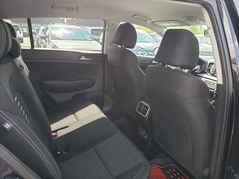 Used 2018 Kia Sportage LX AWD/4WD image 17