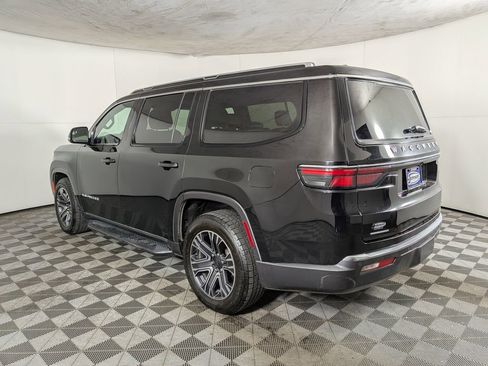 Used 2022 Jeep Wagoneer Series III image 4