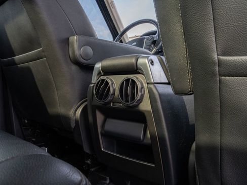 Used 2016 Land Rover LR4 HSE Silver Edition image 27