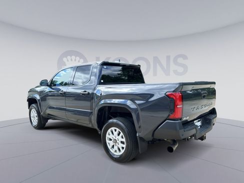 Used 2024 Toyota Tacoma SR w/ SR Upgrade Package AWD/4WD image 8