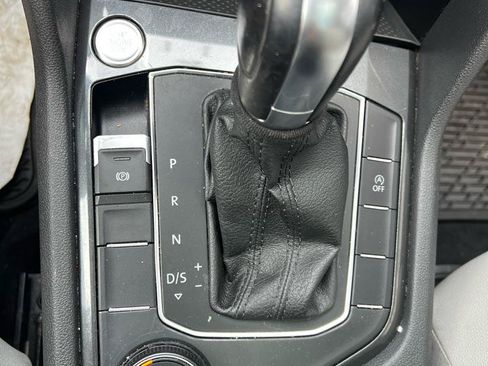 Used 2019 Volkswagen Tiguan SE w/ Panoramic Sunroof Package AWD/4WD image 15