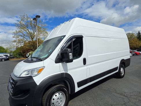 Used 2023 RAM ProMaster 3500 FWD image 2