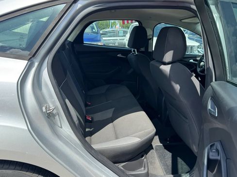 Used 2012 Ford Focus SE FWD image 13