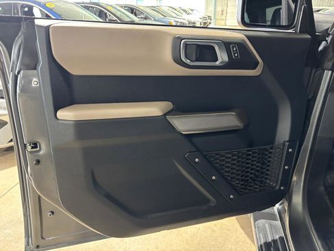 Used 2022 Ford Bronco Wildtrak image 10