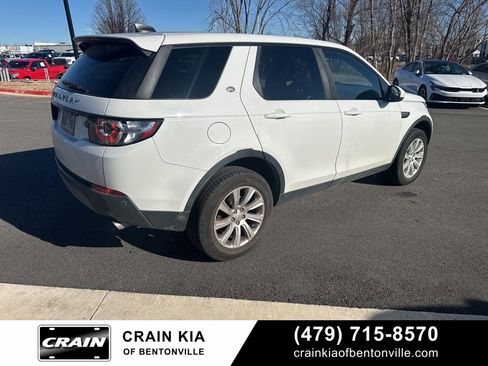 Used 2019 Land Rover Discovery Sport SE image 7