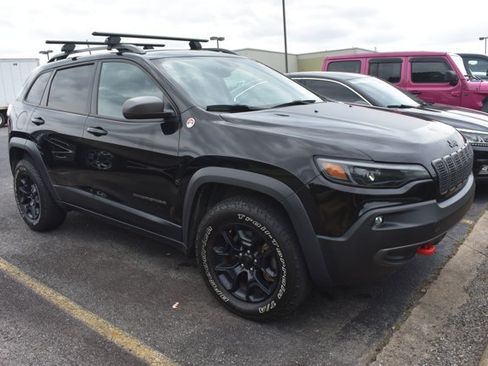Used 2021 Jeep Cherokee Trailhawk AWD/4WD image 2