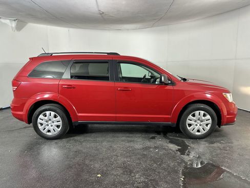 Used 2017 Dodge Journey SE image 9