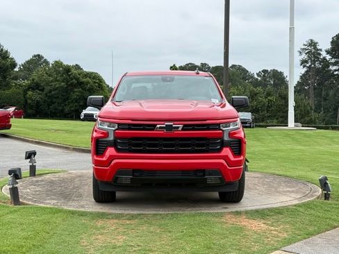 Used 2023 Chevrolet Silverado 1500 RST AWD/4WD image 2
