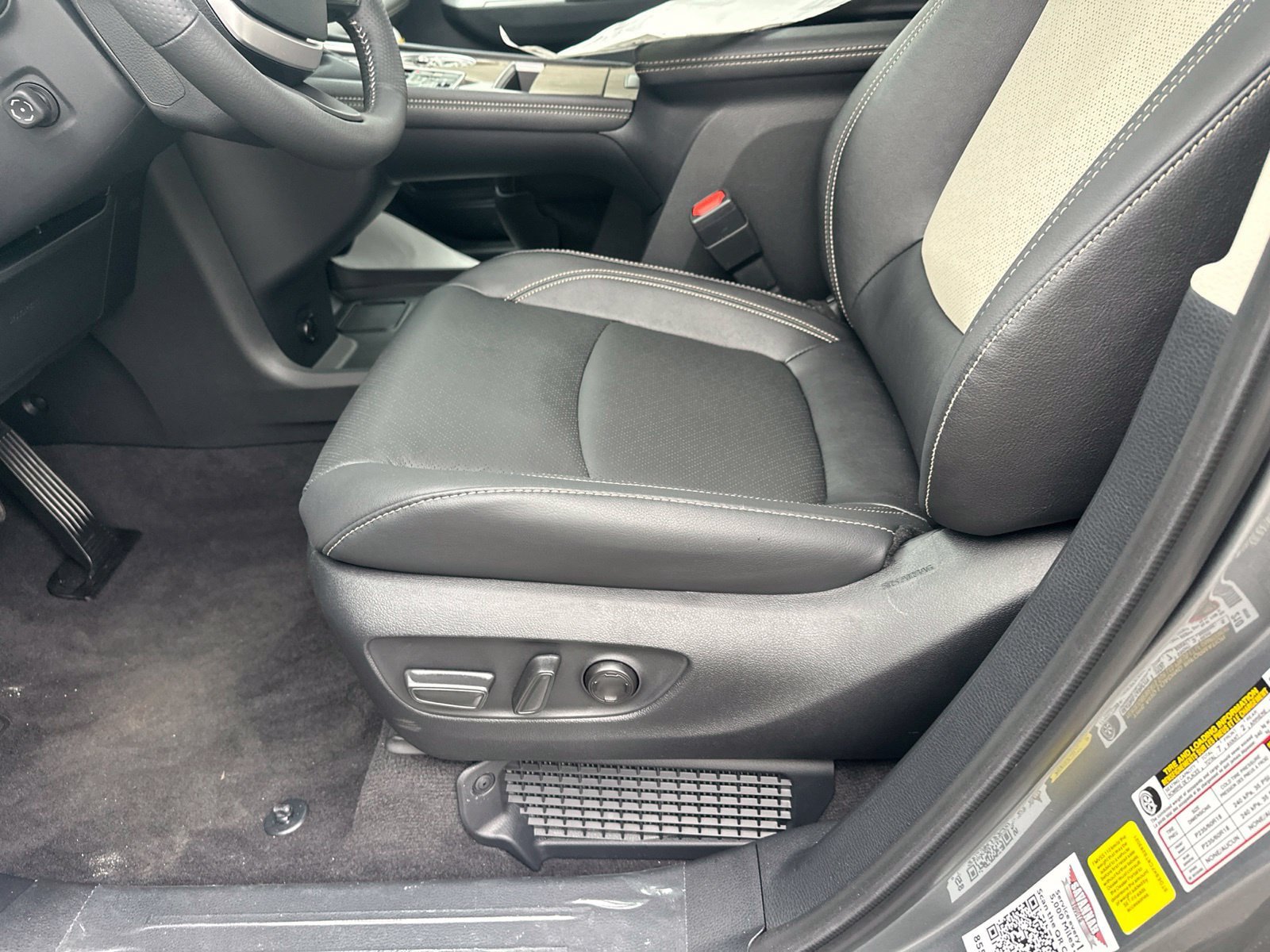Certified 2026 Toyota Sienna Platinum AWD/4WD image 6