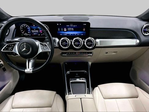 Used 2025 Mercedes-Benz GLB 250 image 15
