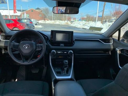 Used 2019 Toyota RAV4 LE w/ Carpet Mat Package image 15