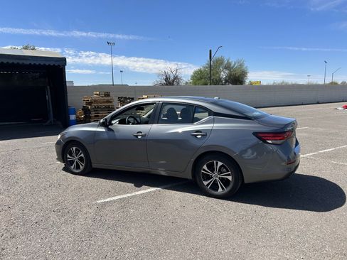 Used 2023 Nissan Sentra SV image 3