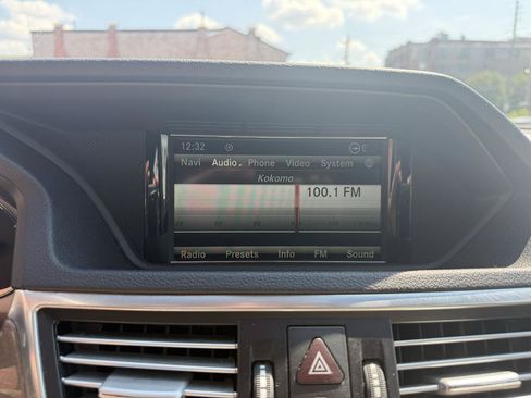Used 2013 Mercedes-Benz E 350 BlueTEC Sedan image 10