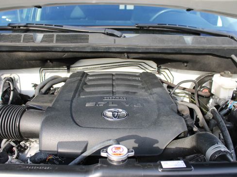 Used 2021 Toyota Tundra SR5 w/ SR5 Upgrade Package image 32