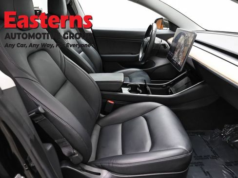 Used 2019 Tesla Model 3 Standard Range Plus image 21