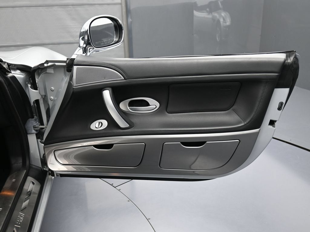 Used 2001 BMW Z8 RWD image 26