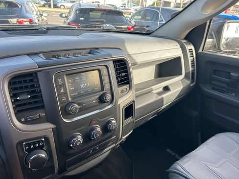 Used 2018 RAM 1500 Express image 38