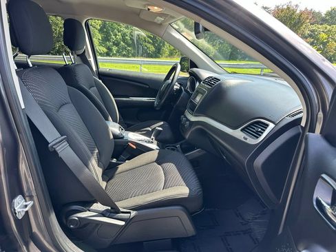 Used 2020 Dodge Journey SE FWD image 13