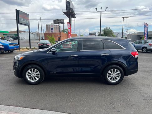 Used 2017 Kia Sorento LX V6 AWD image 4