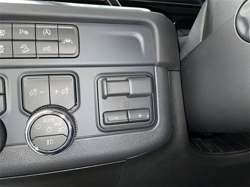 New 2026 Chevrolet Suburban High Country image 36