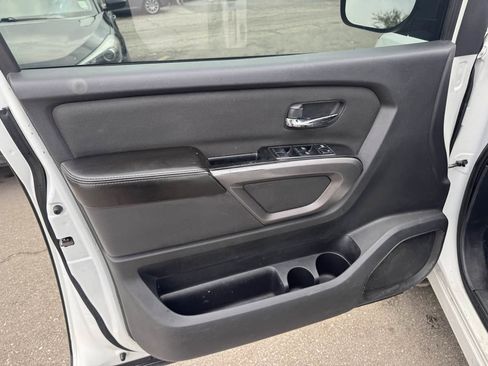 Used 2015 Nissan Titan S image 18