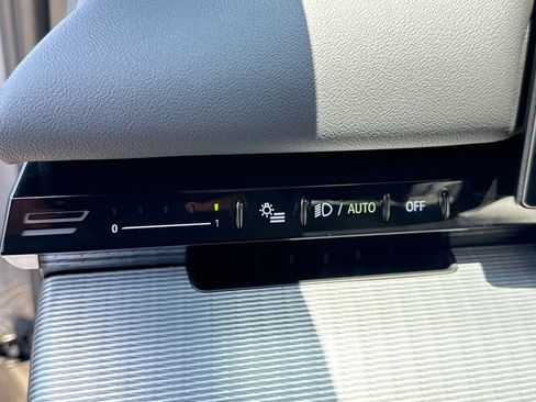 Used 2026 BMW 530i w/ M Sport Package RWD image 24