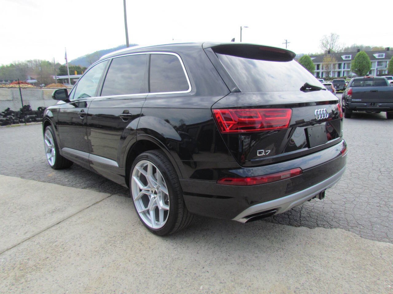 Used 2017 Audi Q7 3.0T Premium Plus AWD/4WD image 5