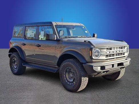 New 2025 Ford Bronco 4-Door w/ Sasquatch Package AWD/4WD image 2